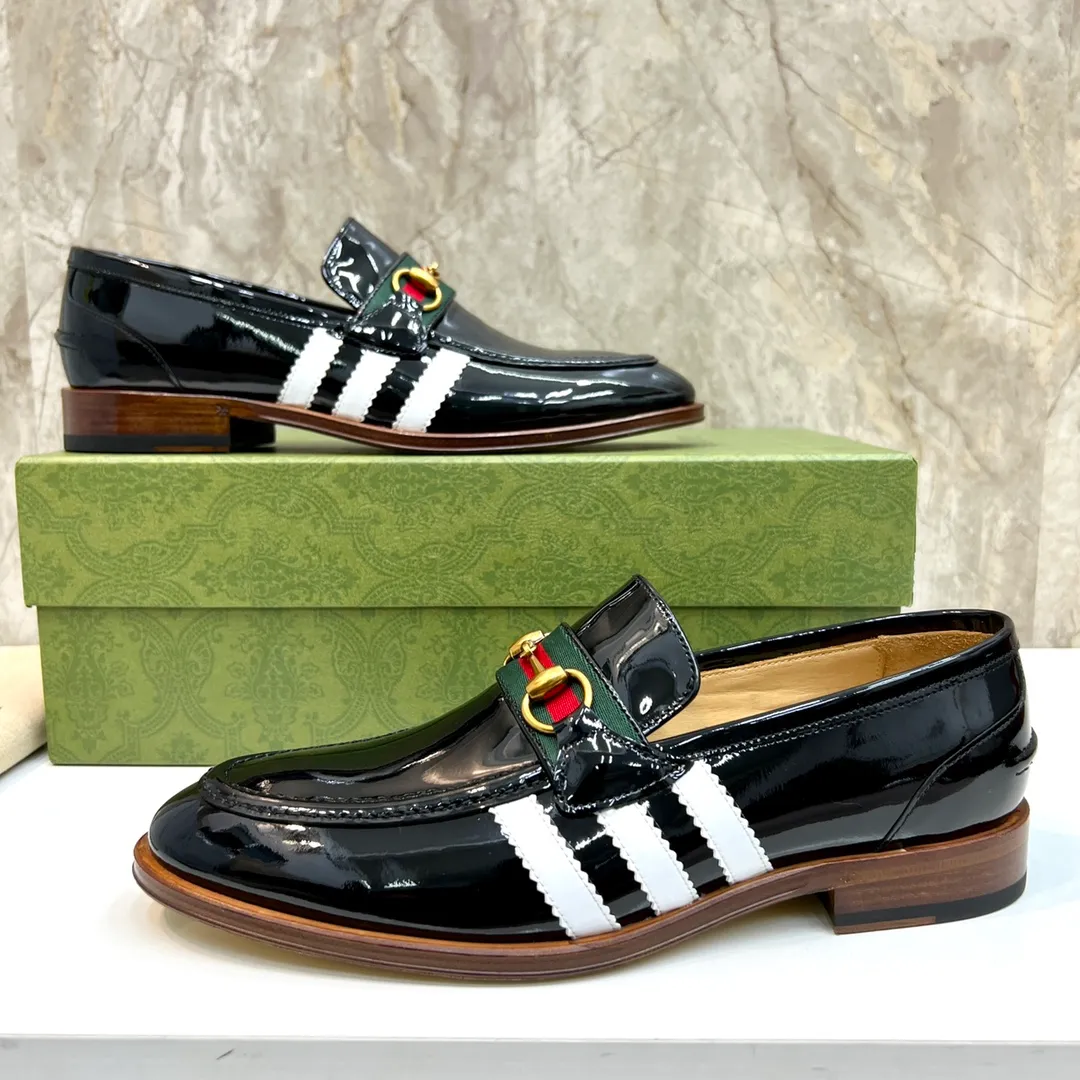 Original leather outsole P900 Brand: Co-branded Adidas｜GUCCI (Gucci) Standard code: Men's size 38–44 (45/46 can be customized) Grade: Same style as the official website Original quality Material: Original cowhide Leather lining Original leather outsole Style category: Men's fashionable casual leather shoes Distinguished big-name luxury elements top luxury Color: Actual picture